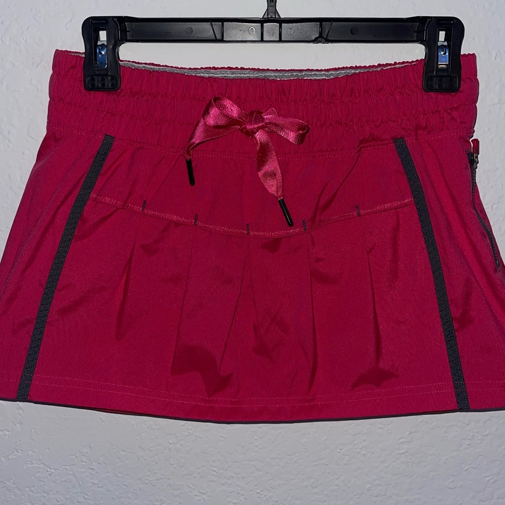 💖HOT PINK LULULEMON SKIRT💖